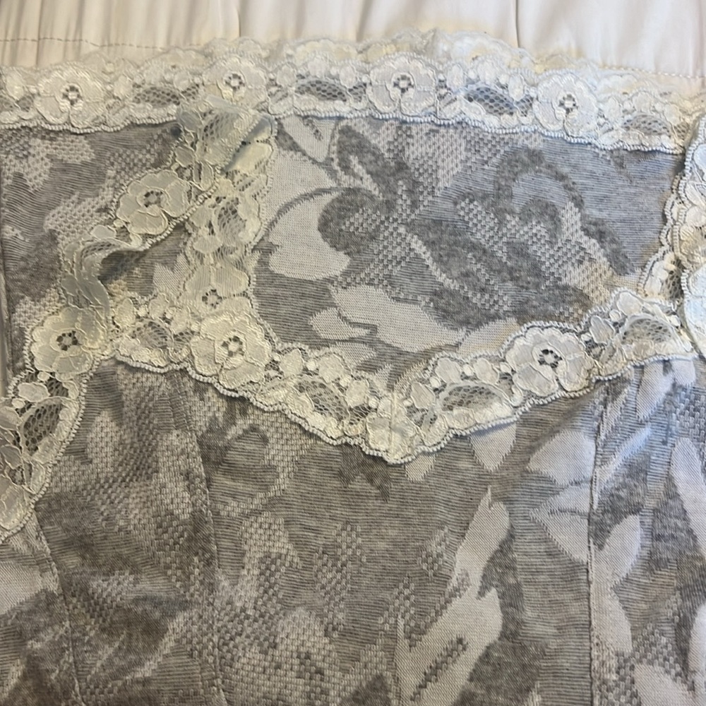 WHBM tank top with lace straps and trim - Picture 5 of 6